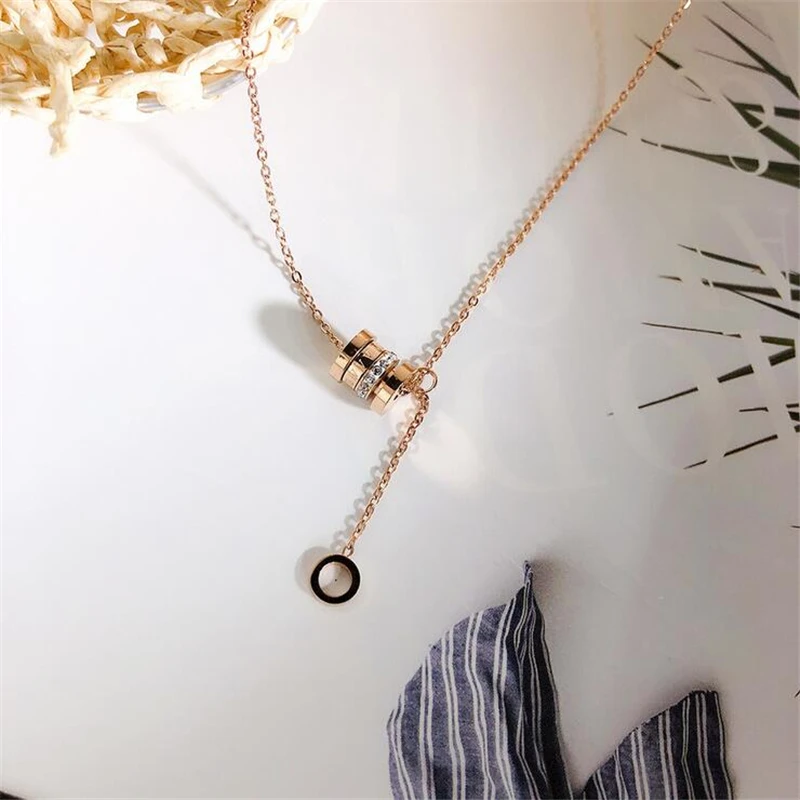

Titanium steel rose gold color clavicle necklace women temperament Roman numerals circle pendant statement necklace