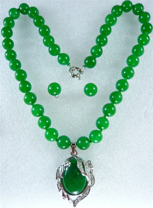 

2 choices wholesale 8-10mm green jade beads with gold/silver plated pendant necklace and stud earrings jewelry set 5.31