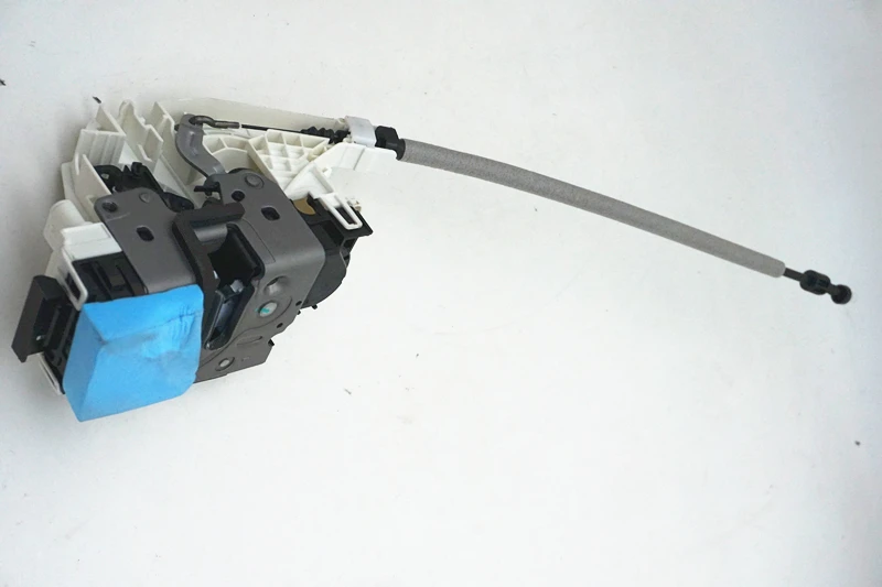 

A2047201535 2047201535 CAR FRONT LEFT DOOR LOCK For MERCEDES W204 W211 W212 X204 2007-2014