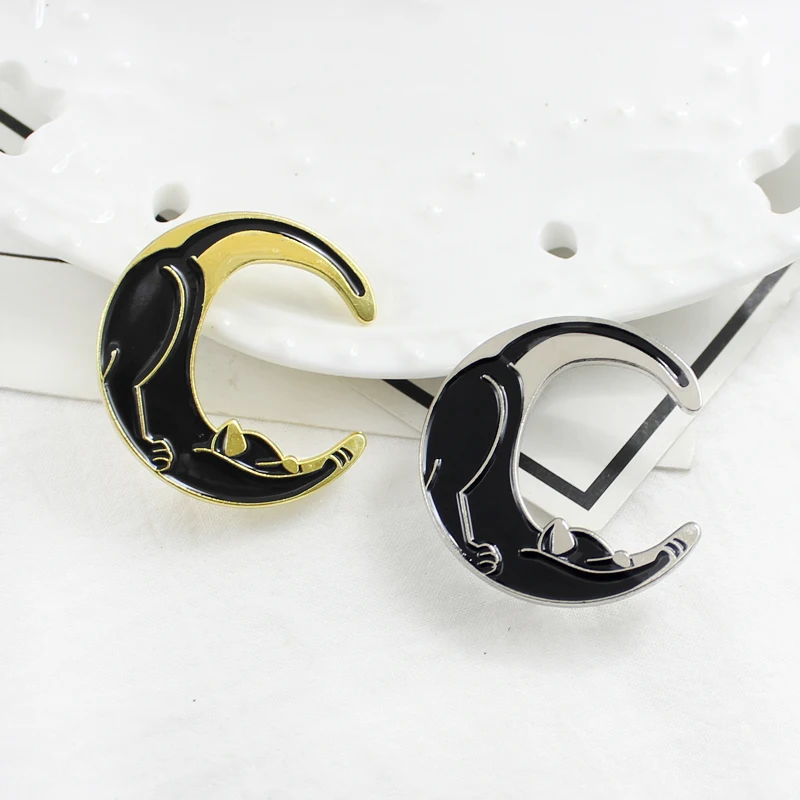 

Cat and Moon Pin brooch Black Cat Crescent moon Gold Silver Enamel Pin Badges Custom Brooches Bag Lapel Pin Halloween Jewelry