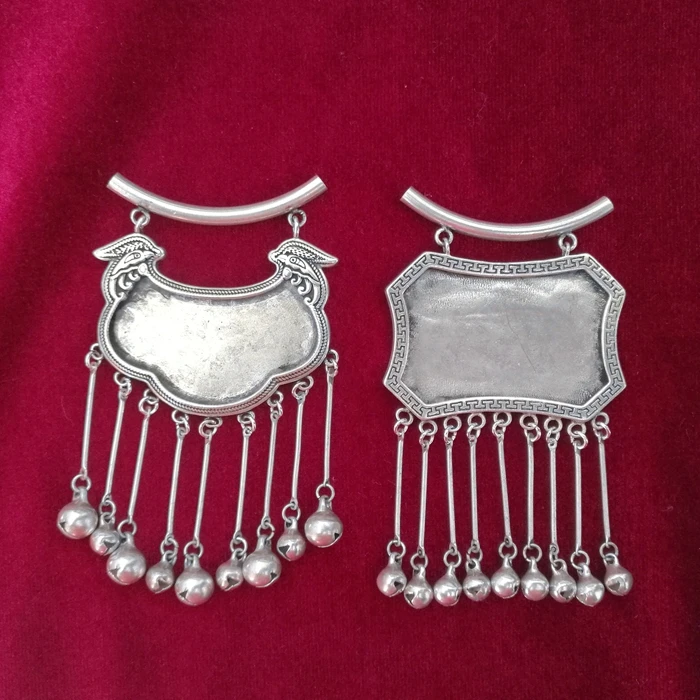 

Ethnic style manual Miaoyin silver diy item empty support inlay old embroidered items fall at the end of the Fengfeng lock shape