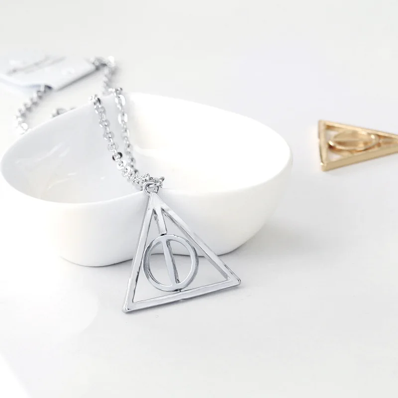 100 шт/партия, ожерелье из фильма «Гарри Deathly Hallows», модная вращающаяся подвеска треугольная ожерелье-цепочка, чокер для женщин и мужчин, ювелирные изделия