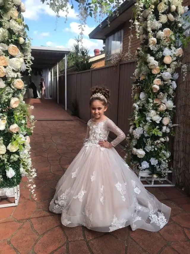 2019 Prachtige Lange Mouwen Blush Roze Bloem Meisje Jurken Voor Bruiloft Kant Applique Tulle Veer Prinses Kind Pageant Gownslx 2019 Prachtige Lange Mouwen Blush Roze Bloem Meisje Jurken Voor Bruiloft Kant Applique Tulle Veer Prinses Kind Pageant Gownslx