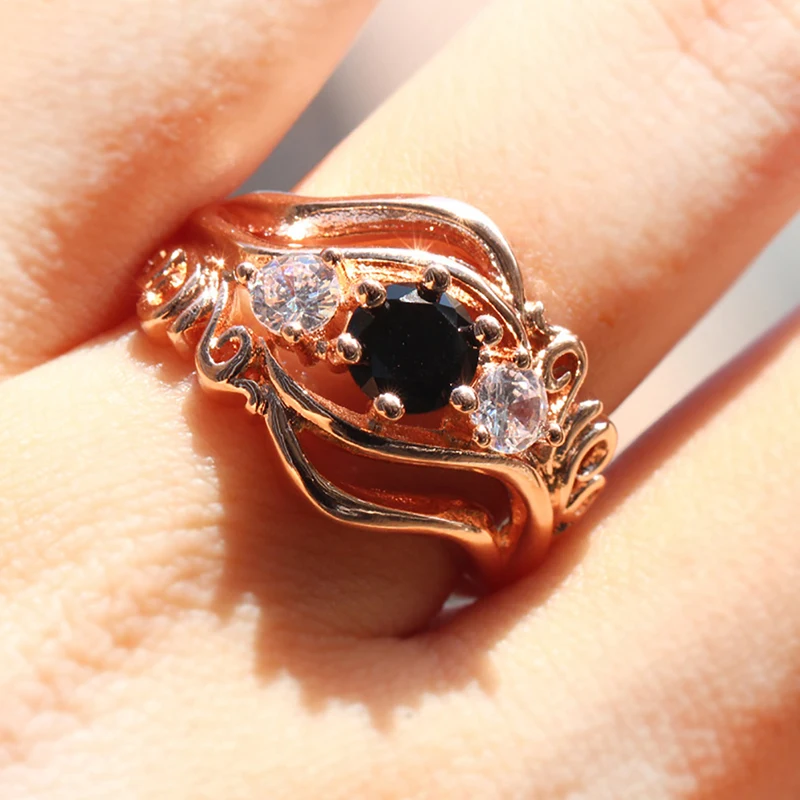 Mossovy Zircon Inlaid With Hollow Flower Rose Gold Wedding Rings for Women Black Rhinestone Engagement Ring for Female Jewelry