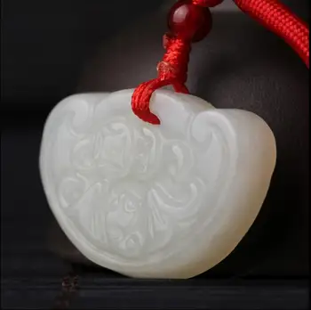 

Hetian jade pendant blessing in front lock safety lock pendant pendant comes with a certificate of men and women