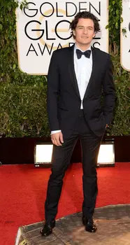 

Handsome Shawl Lapel Black Red Carpet Suits Groomsmen Tuxedos Best Man Wedding Suits Men's Formal Prom Wear (Jacket+Pants+Bow)