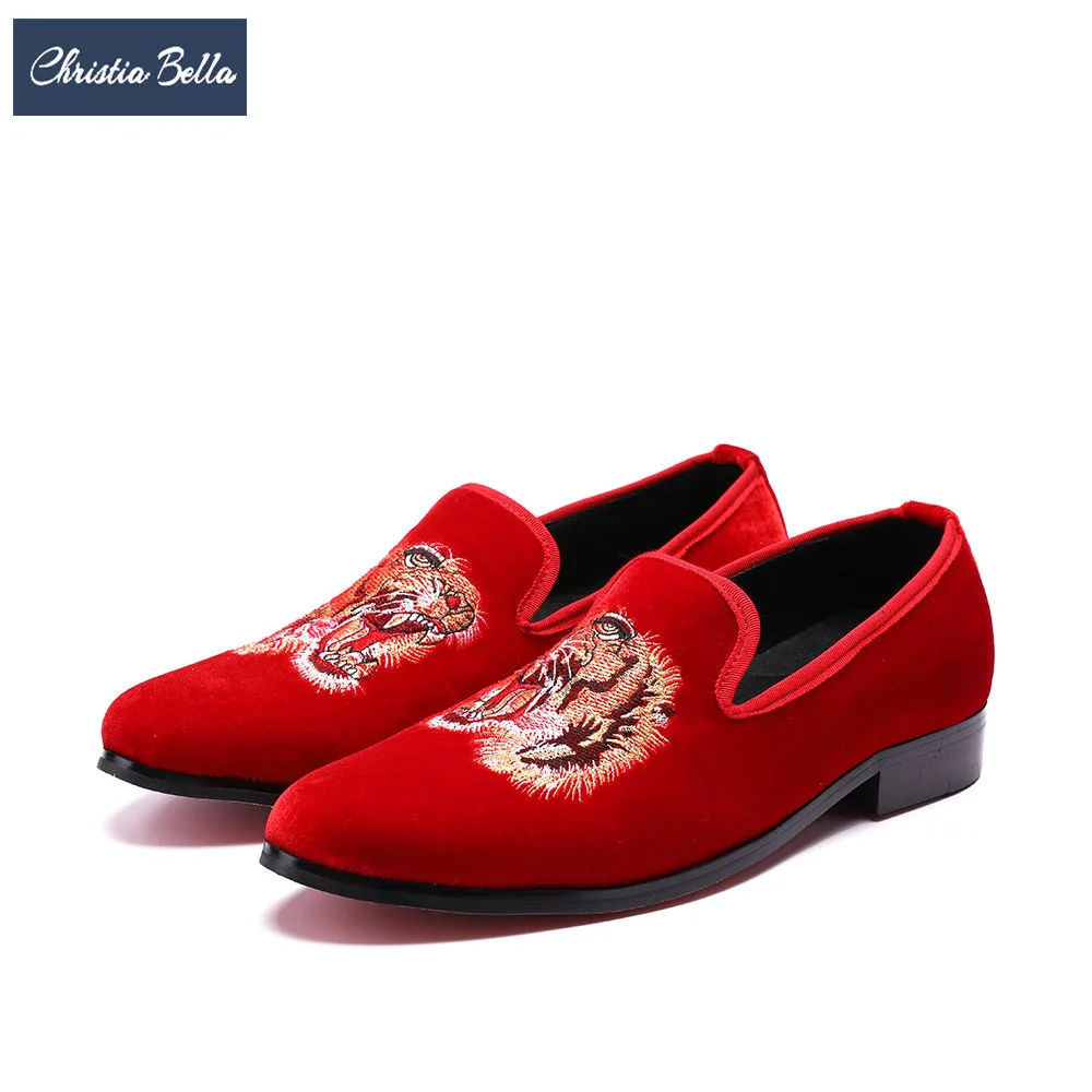 

Christia Bella Fashion Embroidery Velvet Men Loafers Slip on Men Smoking Slippers Red Party Prom Dress Shoes Casual Flats Shoes