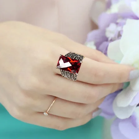 

Retro Exaggerated Big Square Red Stone Black Cubic Zirconia Ring White Gold Color Women Party Jewelry