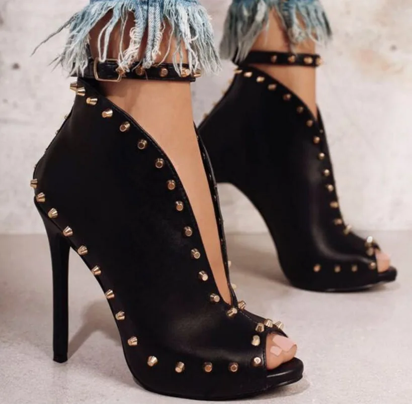 

2019 autumn new popular street shooting rivets high heels fish mouth sandals sexy women's shoes fashion tide.