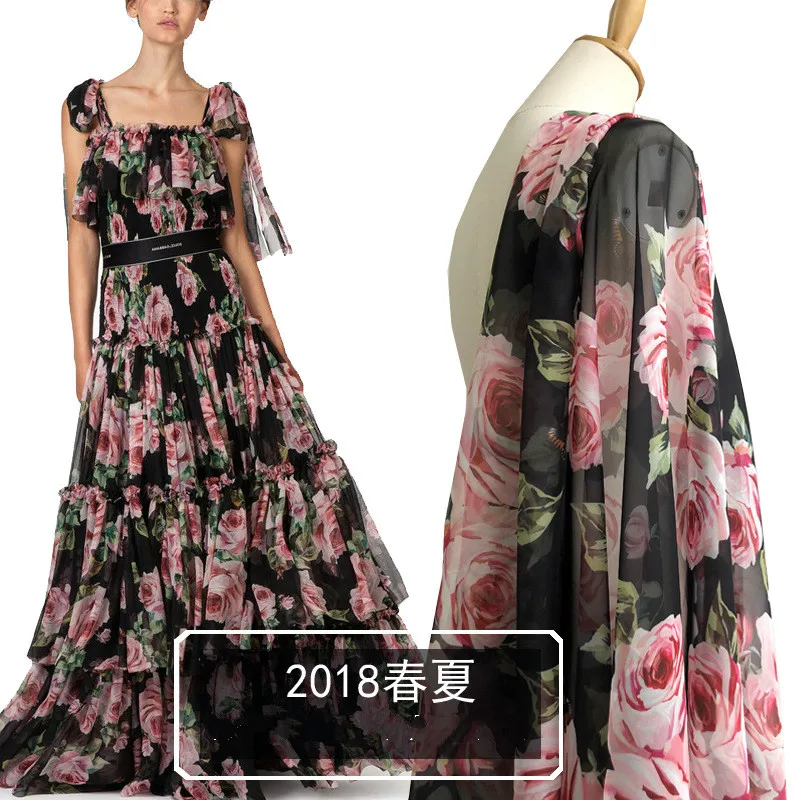 

2018 new European and American fashion rose digital printing polyester fabric chiffon floral fabric customization
