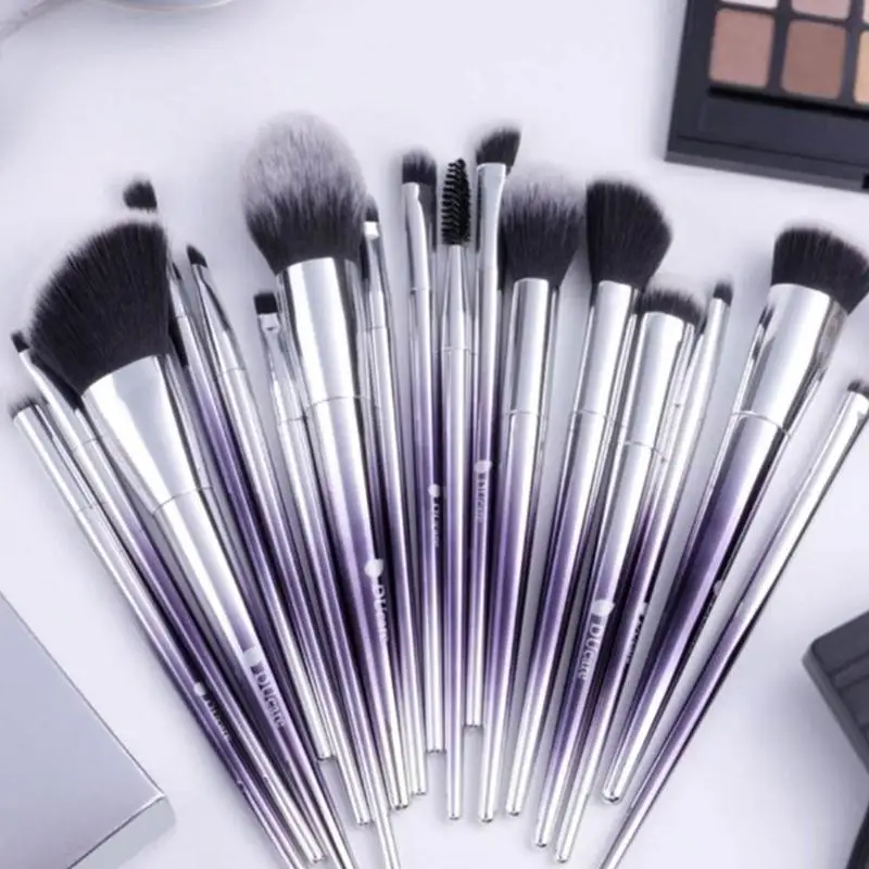 

Makeup Brushes 17 PCS Brush Set Eyeshadow Powder Eyebrow Foundation Brush Synthetic Hair Make Up Cosmetic Tools
