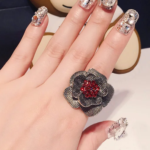 

Fashion Vintage Big Flower Ring Antique White gold Color Red Crystals Party Cocktail Ring Black Ring Women Jewelry