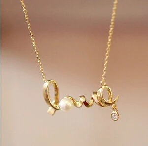 

Latest Fashion Love Necklace Gently Around A Heart Of Love Chic Sweet Couple Necklace Jewelry Wholesale Pendant Gift