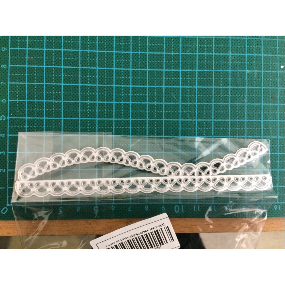 2pcs-set-Lace-Border-Edges-Metal-Cutting-Dies-Stencil-for-DIY-Scrapbooking-Album-Embossing-Paper-Cards (1)