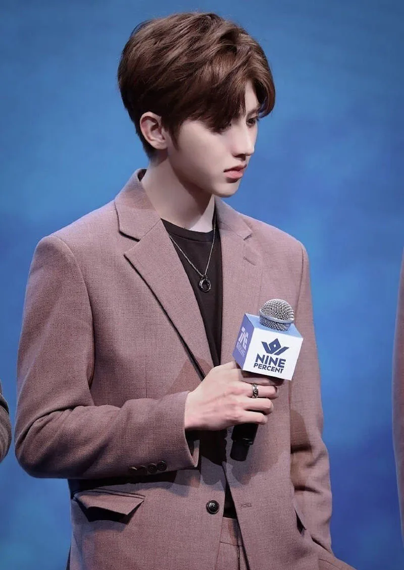 9884597266_1830314810