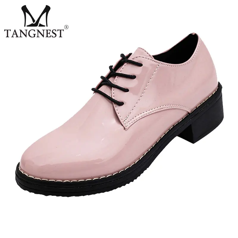 Oxford Shoes With A Round Toe Oxford Shoes With A Round Toe