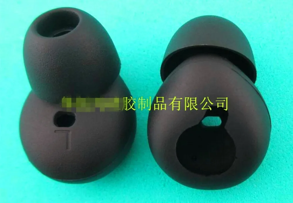 

2 Pair(4pcs) Replacement Silicone Sport Eartips Ear Pads Buds Tips Earbuds for Gear Circle R130 Headphone Earphone