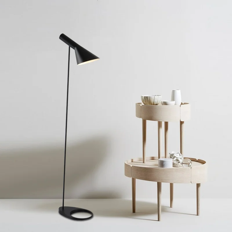 Светодиодные напольные лампы в скандинавском стиле Arne Jacobsen Design AJ для гостиной
