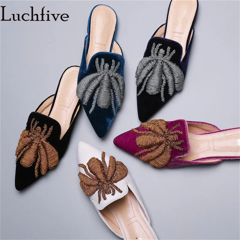 

Luchfive Pointed Toe embroidery Flat Slippers Velvet Embellished Cozy flip flop Outdoor Creppers Spider mules beach Shoes Women