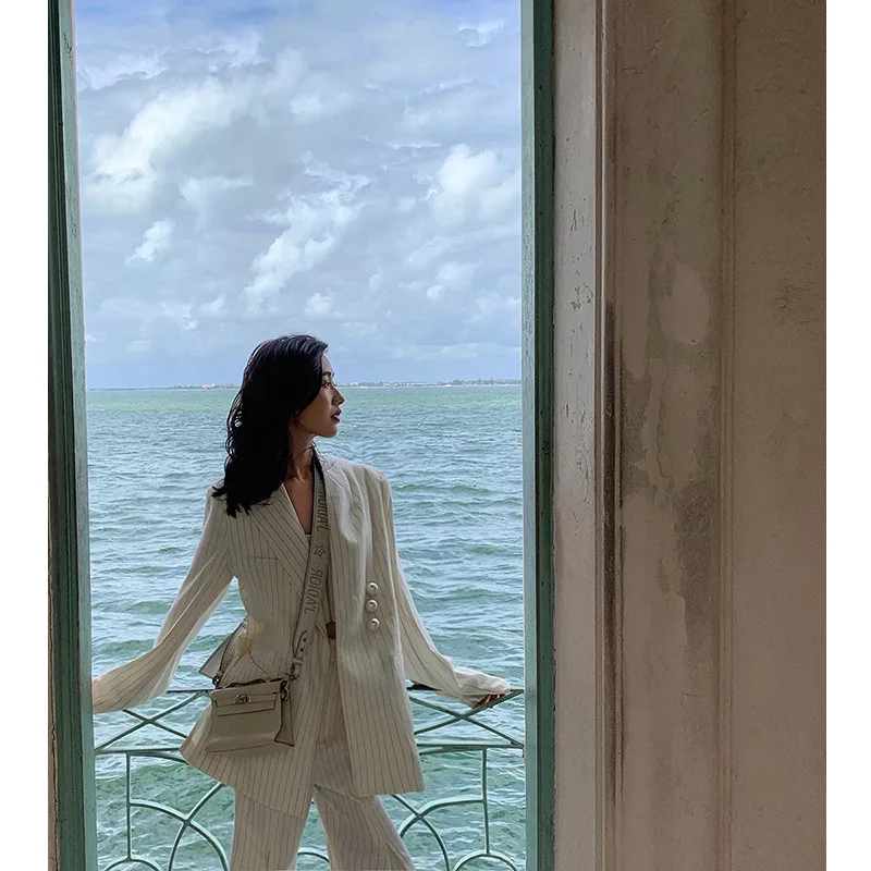 Popular Red The Same 2020 Spring Dress New Retro Vertical Striped Pearl Buckle Small Suit Jacket Women Jackets and Coats Button
