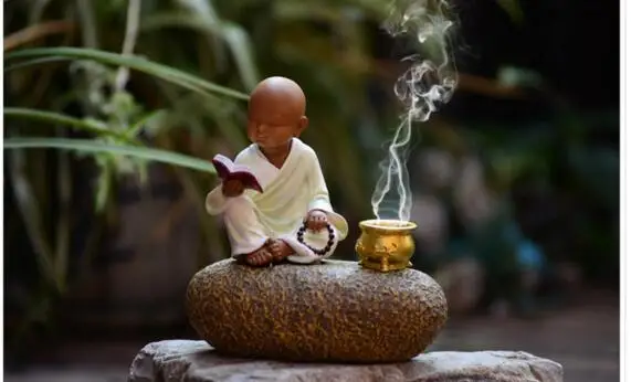 

Humidifier home furnishings. Desktop creative little monk study. Birthday present.046