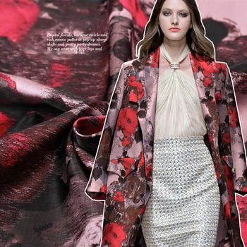 

The high-end European and American fashion magazine jacquard yarn dyed fabric 2017 autumn new fashion fashion coat fabric luster