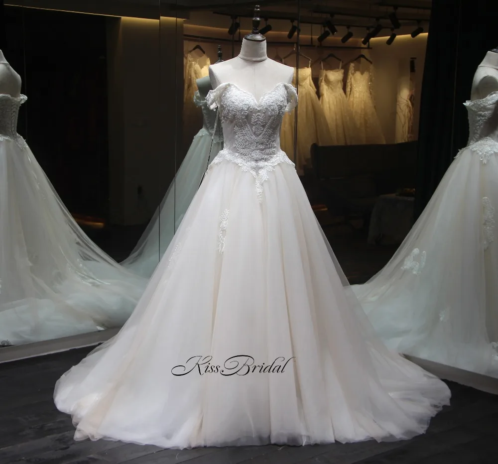 Baru Kedatangan Gaun Pengantin 2018 Sayang Leher Cap Lengan Panjang