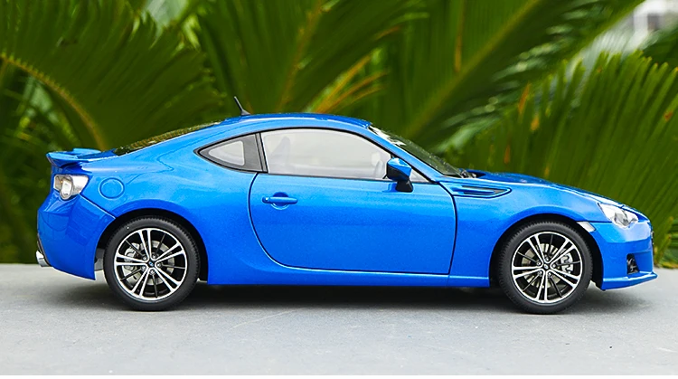 1:18 SUBARU BRZ GT86 усовершенствованная модель автомобиля из сплава литая под давлением металлическая модель игрушечного автомобиля игрушки для мальчиков Коллекция подарков