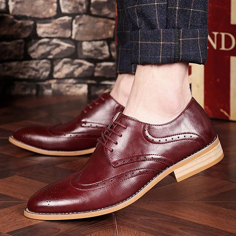 

Business men's shoes Leisure shoes The new summer 2018 block of carve patterns or designs on woodwork