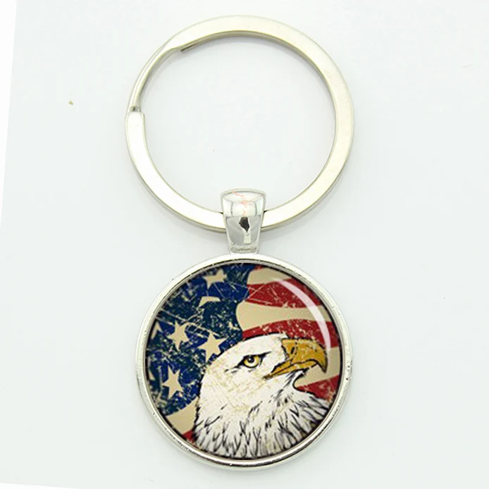 

JWEIJIAO Bald eagle keychain exquisite Pop Peace Sign flag pattern antique charm USA flag key chain Custom national symbolic