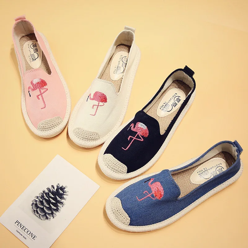

Embroidered embroidered canvas shoes women weave flat shallow mouth shoes shoes fisherman casual shoes.