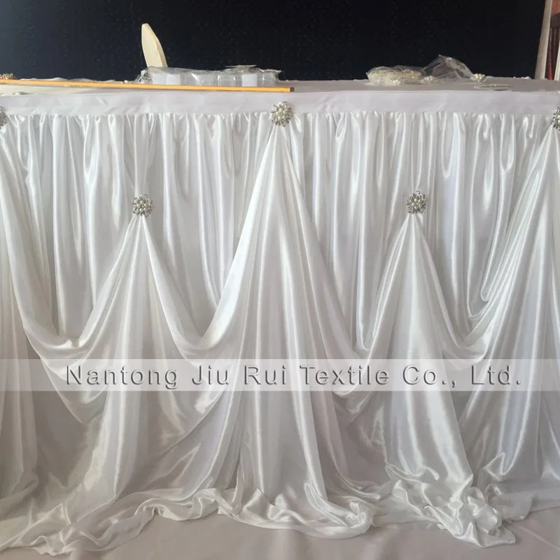 1 piece 10ft L * 30 Inch H New Design Ice Silk Table Skirting Table Skirt With Luxury Diamond Pearl Brooch For Wedding Decor