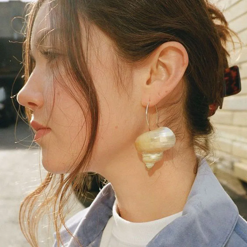 

Original Natural Big Conch Shell Hoop Earrings For Women 2019 Summer Style Unique Turbo Seafood Bohemian Vintage Earrings Bijoux