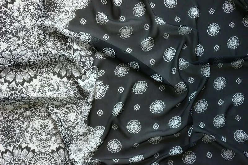 75D шифоновая ткань белый горошек и цветы черный фон позиционирования напечатаны с обеих сторон для одежды и шарфа CH1861