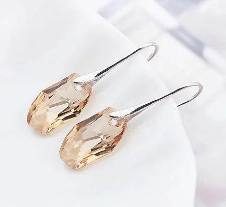 Женские длинные серьги капли с австрийскими кристаллами Swarovski цвет белый золотой