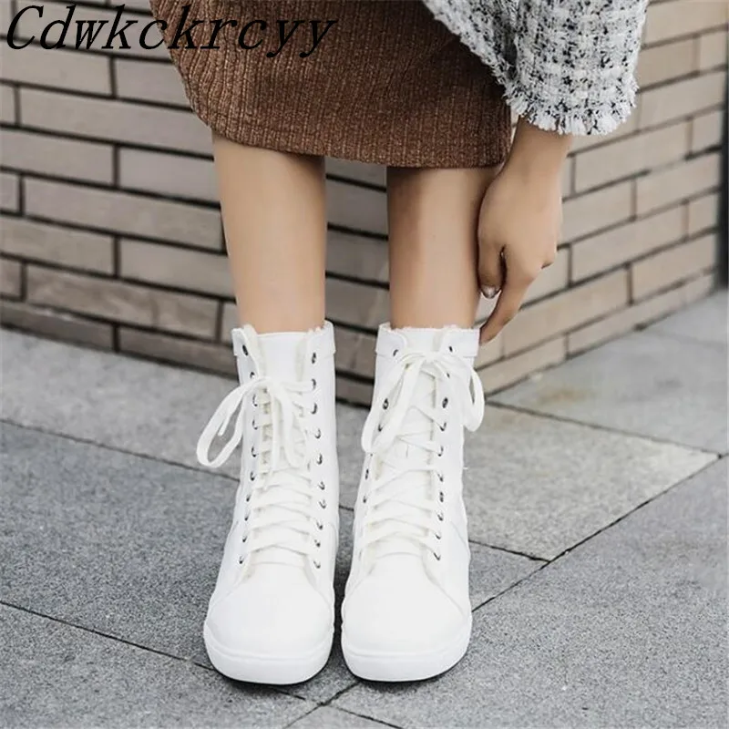 

Woman boots winter New pattern Leisure time overlapping Bandage Martin boots Cashmere thickening Keep warm Woman boots 34-43