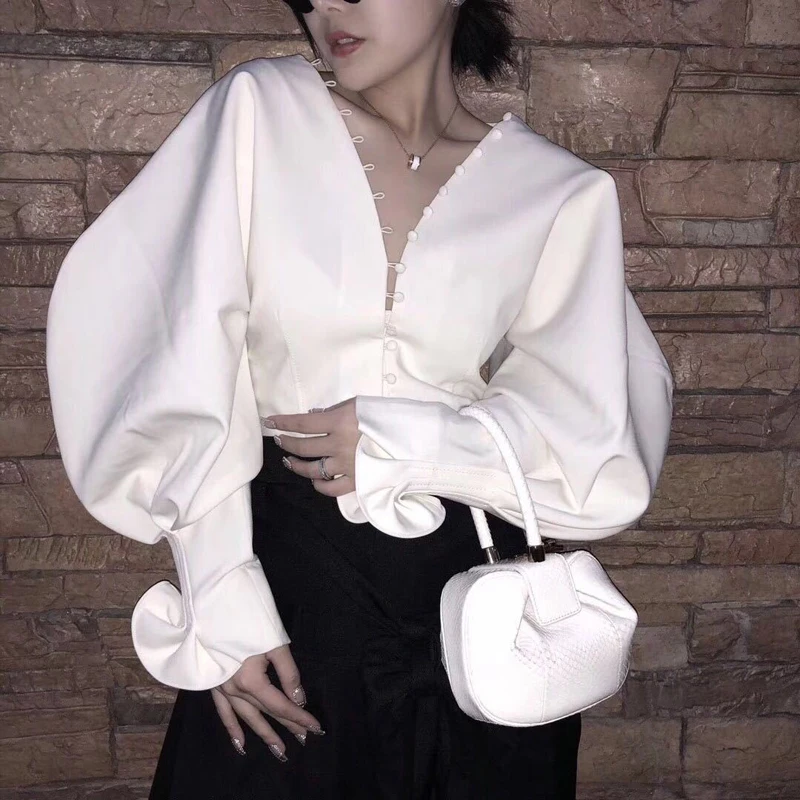 

Europe New Summer Designer Shirt Women's High Quality Sexy Deep V-neck Vintage Flare Sleeve White Blouses Boutique Woman Shirts