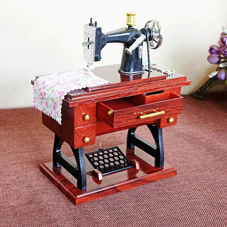 Goede Retro Vintage Lockwork Naaimachine Muziekdoos Kid Kind Treadle Sartorius Speelgoed Verjaardagscadeau Home Decor S 2