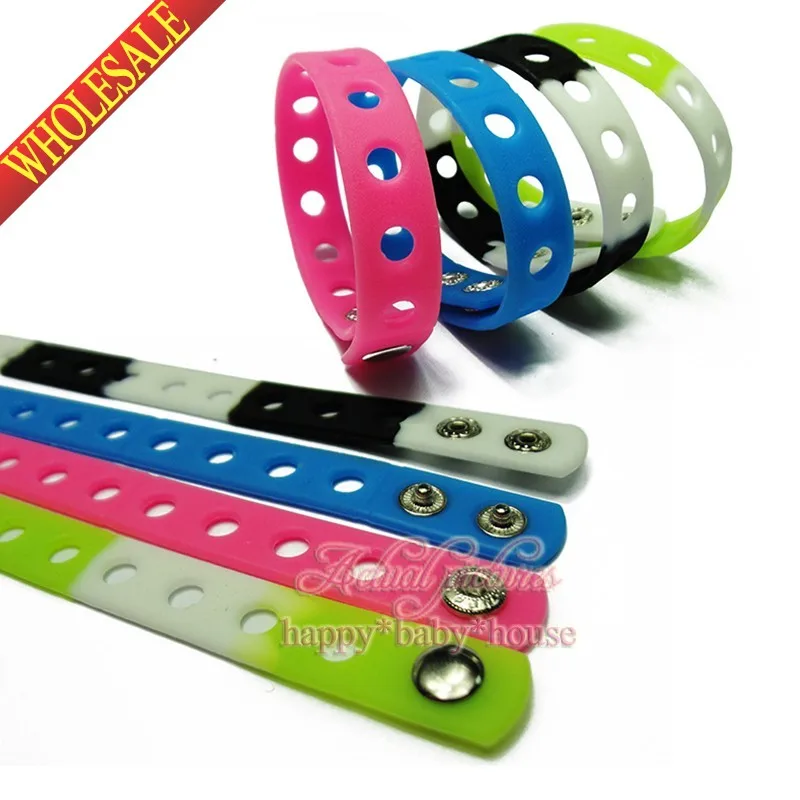 

DHL OR EMS 18CM.200PCS Mixed 17 Colors Silicone Wristbands Soft Bracelets Bands for Shoe Charms JIBZ,Kids Party Gift