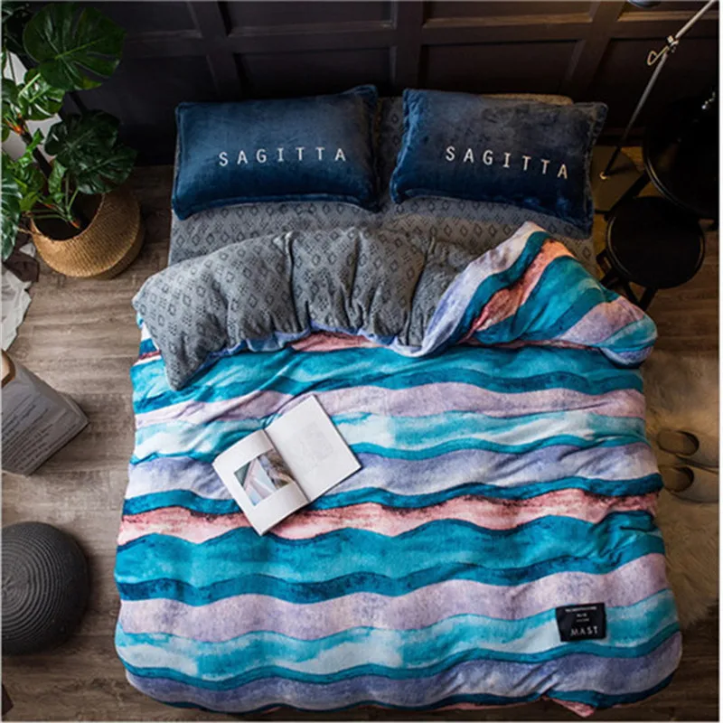 

new style Stripe design flannel 4pcs adult bedding 1pcs quilt cover/1pcs bed sheet/2pcs pillowcase free shipping