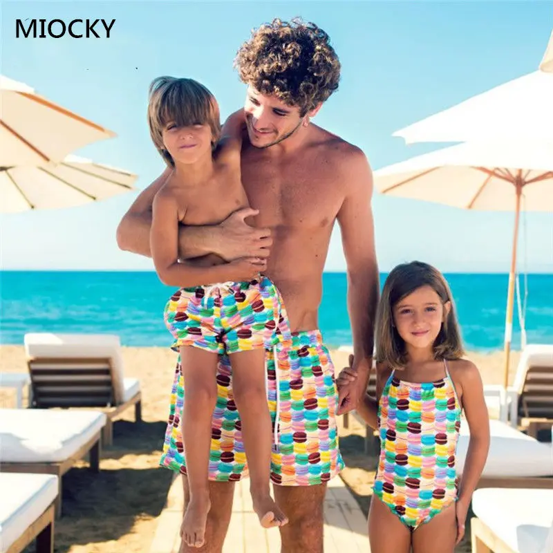 

Family Swimwear One-piece swimsuit Mother and daughter beach swimsuit One-piece swimsuit Hamburger Dad son Swimming pants E054
