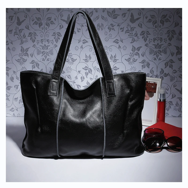 

European and American style ladies cross-section square embossed leather handbag first layer of leather zipper stitching shoulde