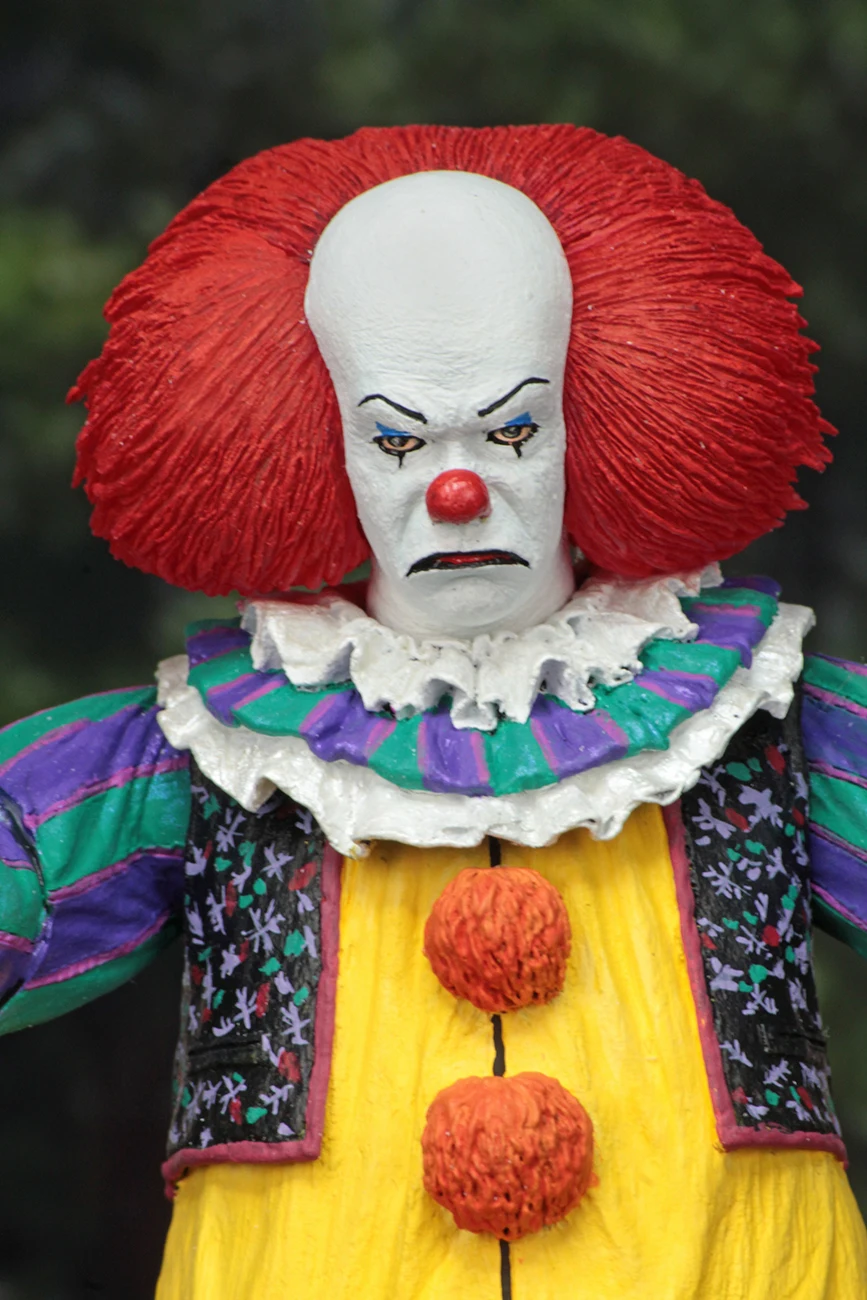 NECA IT Pennywise 1990 Stephen King It Clown Action Figure Collection Model Toys For Halloween Decoration Gift (5)