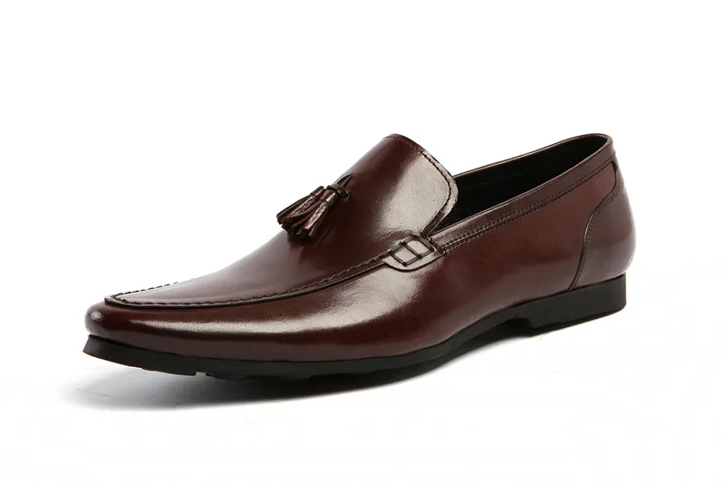 Новые мужские с острым носком без шнуровки бизнес leiusre рабочая обувь мужские модные кисточкой дизайн удобная повседневная мужская обувь