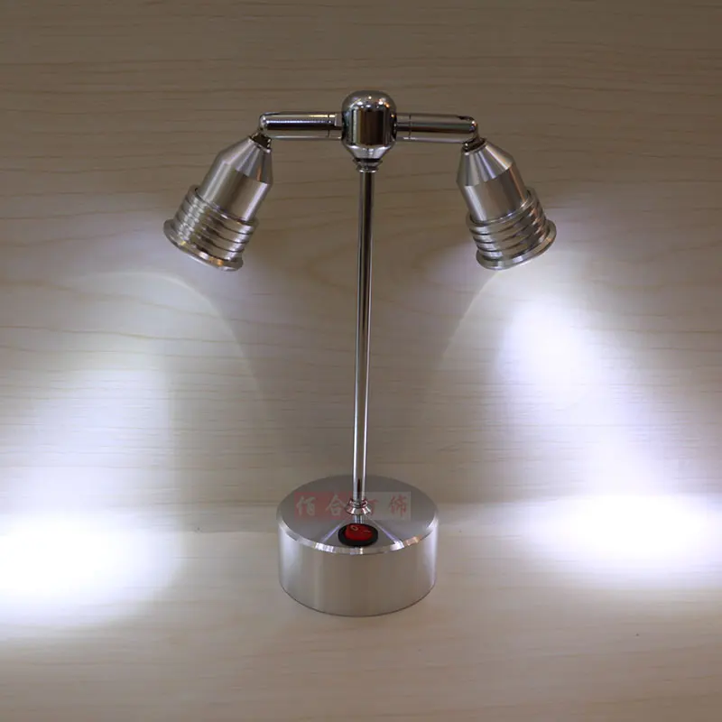 

Battery power spotlight comes with a wireless non plug in the background light can be displayed in the hall lights ZH SD81