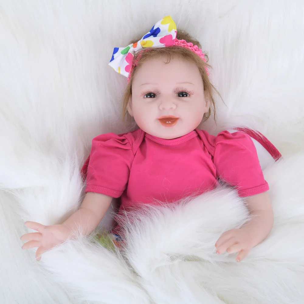 

55cm Smile Realistic Lovely Silicone Reborn Doll Cute Princess Newborn Baby with Cloth Body Toy for Kids Birthday Xmas Gift
