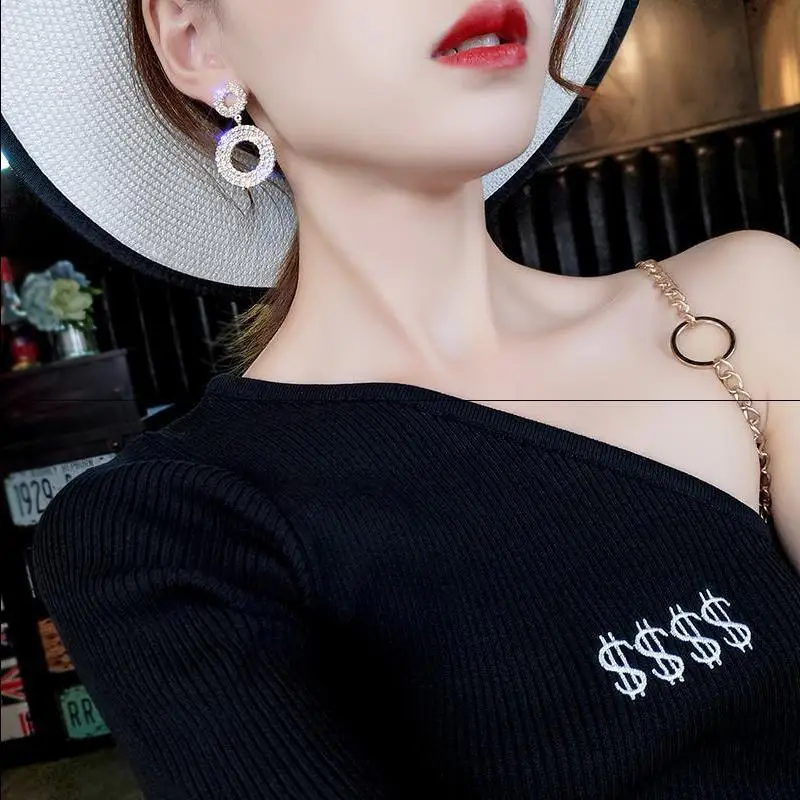 

In 2019, the latest design brand creative super fairy fringed hollow round earrings gift for women.
