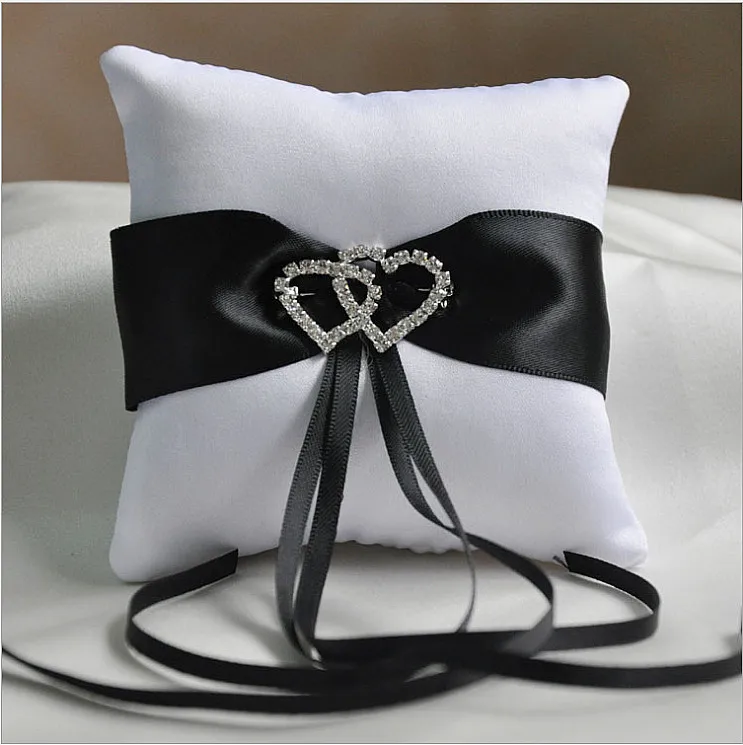 

Black Double Crystal Hearts Bow Wedding Ceremony Ring Holder Pillow Cushion Wedding Decoration Mariage Party Supplies