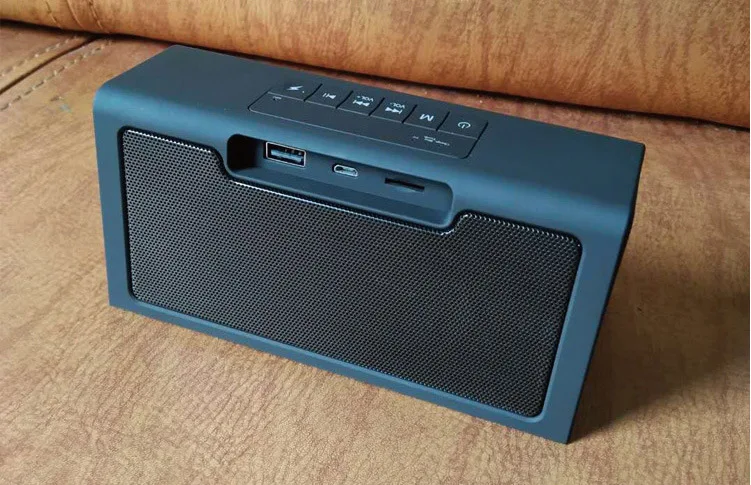 new style Wireless charging bluetooth speaker multi-function speaker with wireless charging coil