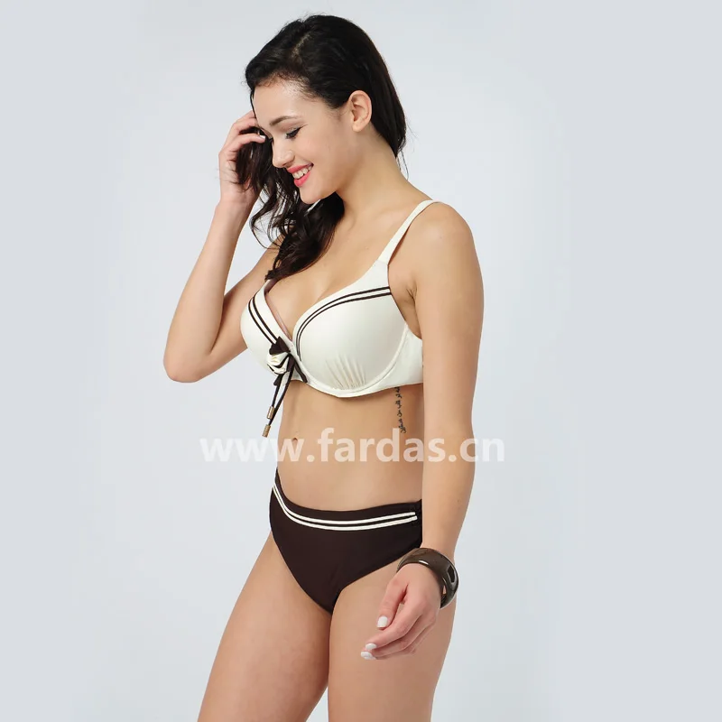 Monbu ran bukkake Stringless micro bikini